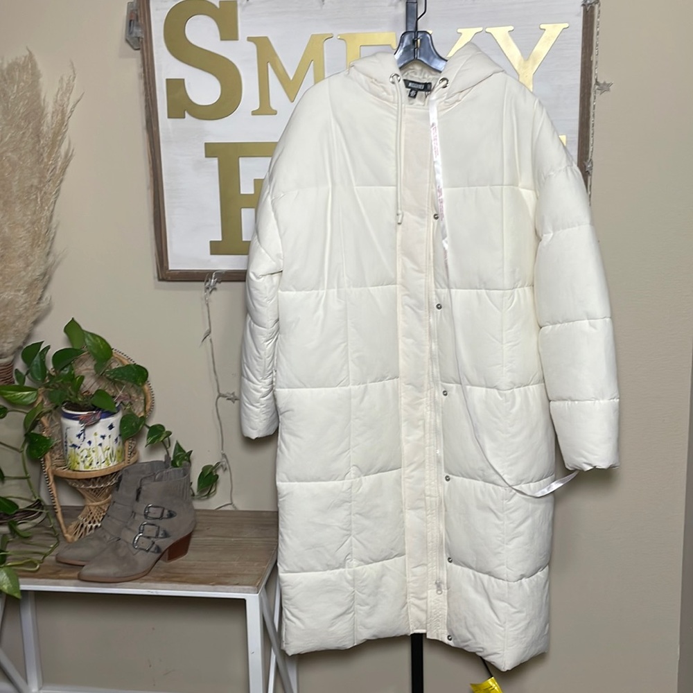 Missguided longline padded puffer coat in cream size 2 very over sized!